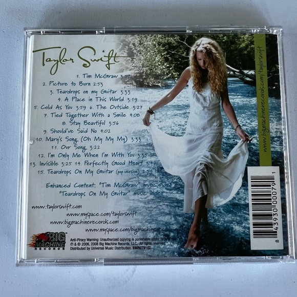 Taylor Swift Debut Album CD - Picture 2 of 11